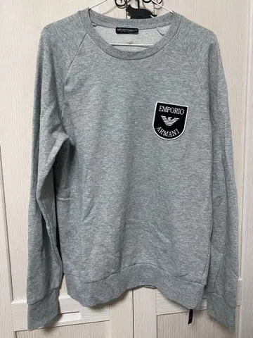 EMPORIO ARMANI 그레이 맨투맨