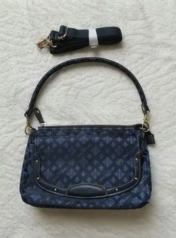 크리스찬 올리비에 숄더/지갑 백 네이비 페이즐리 택 없음 미사용