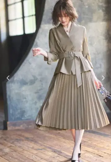 루일 에 부티크 RUIRUE BOUTIQUE 도킹 플리츠 원피스