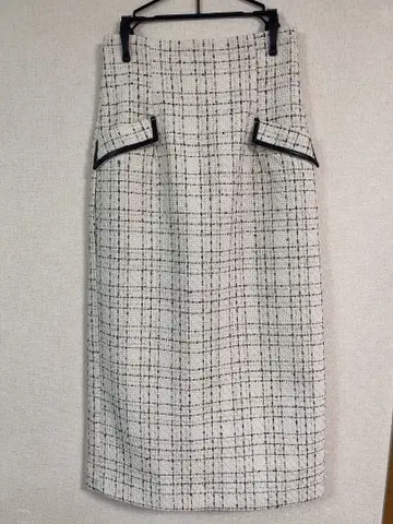 새상품 MISCHMASCH 미슈마슈 트위드 스커트 화이트