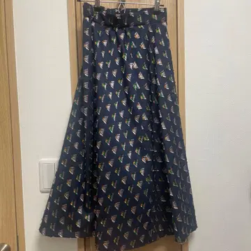 그레이스 콘티넨탈 스커트