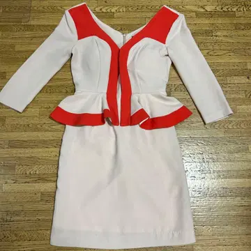 Riage 베이지 오렌지 페플럼 드레스