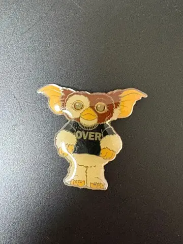 그렘린 핀 배지 OVER THE STRiPES 기즈모