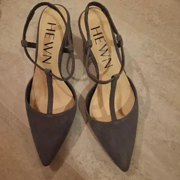 새상품 미사용! HEWN / 휴운 포인트 펌프스 (35 사이즈)