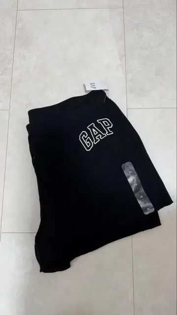 GAP 블랙 숏팬츠