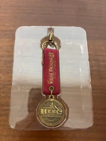 디즈니 25주년 복각 용사의 메달 스트랩 히어로 신데렐라 성