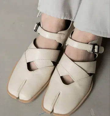 VACANCY 타비 로퍼 샌들