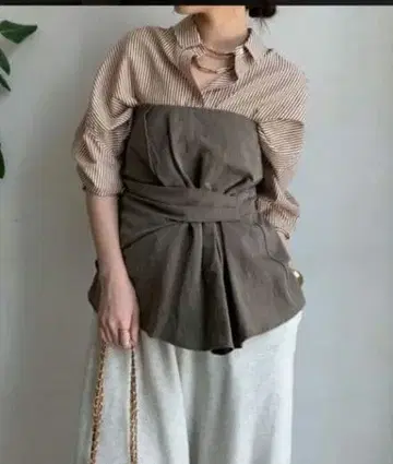 DOUDOU 아지메 턱 뷔스티에 카키 미사용