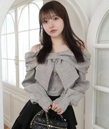 LIP SERVICE 리본 오프숄더 롱 슬리브 상의