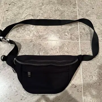 ZARA 바디백 블랙