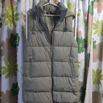 ZARA 그레이 미도리 다운 베스트 M