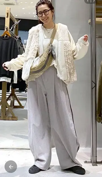 니코앤드 클레이지 퍼 베스트 멀티 컬러 집업