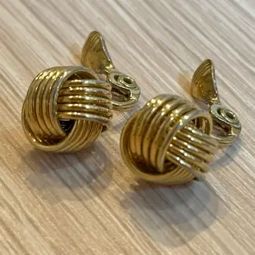 모네 골드 디자인 귀걸이