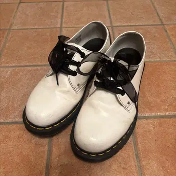 Dr.Martens 발렌타인 한정판 닥터마틴 화이트