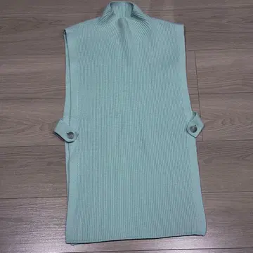 바나나리퍼블릭 라이트 블루 아이스 블루 하이넥 니트 베스트