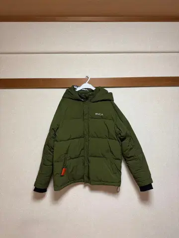 rvca 다운 자켓 새상품급