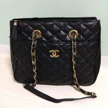 퀼팅 블랙 가죽 숄더백