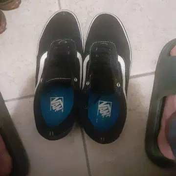 Vans 블랙 스니커즈