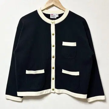 새상품급 트래디셔널 웨더웨어 ARKLEY KNIT 블랙 화이트