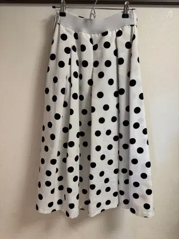 TETI sourire ( 테치 수리르 ) 플레어 스커트