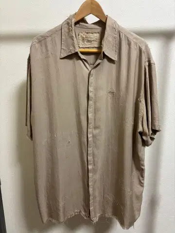 RESURRECTION 리자렉션 남성용 데미지 가공 반팔 셔츠