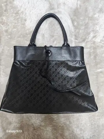 미사용에 가까운 게라르디니 핸드백