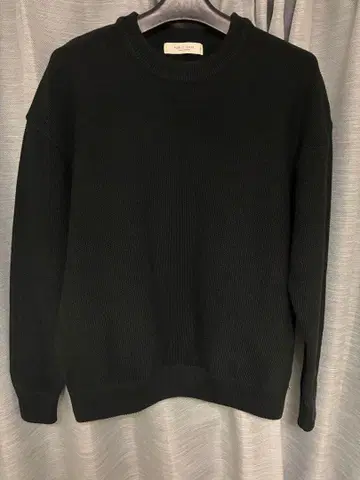 PUBLIC TOKYO 블랙 크루넥 스웨터