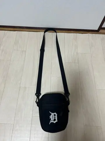MLB 디트로이트 타이거즈 블랙 숄더백