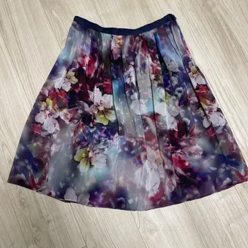 폴스미스 블랙 무릎 기장 플레어 스커트 꽃무늬 멀티 컬러 38