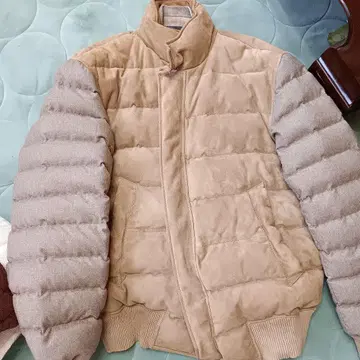 새상품급 BOSS 베이지 다운 자켓