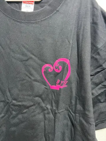 블랙 T셔츠 하트 로고