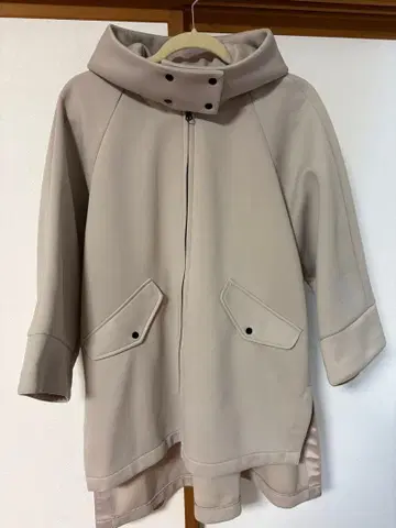 soeur7 탈부착 후드 베이지 맨투맨 자켓 코트