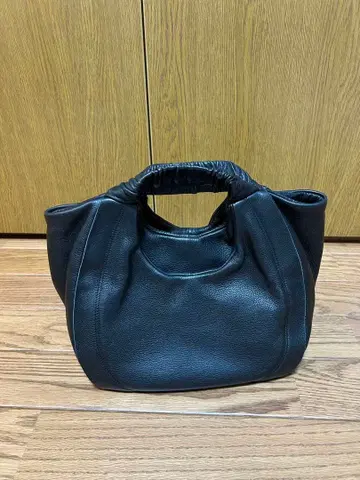 새상품급 VIA DOAN 핸드백 블랙