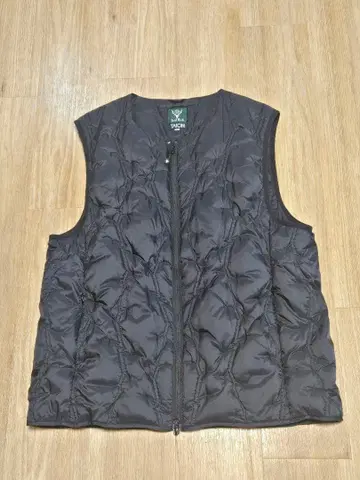콜라보 South2 West8 x TAION Inner Down Vest