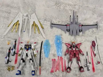 HG 마이티 스트라이크 프리덤 & 인피니트 저스티스 이식 소조립