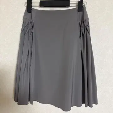 FOXEY 그레이 디자인 플레어 스커트 38 사이즈