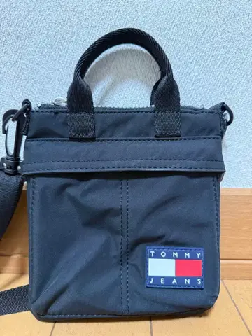 TOMMY JEANS 블랙 숄더백