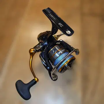 [새상품급] DAIWA 20 레브로스 LT2500D 스피닝 릴
