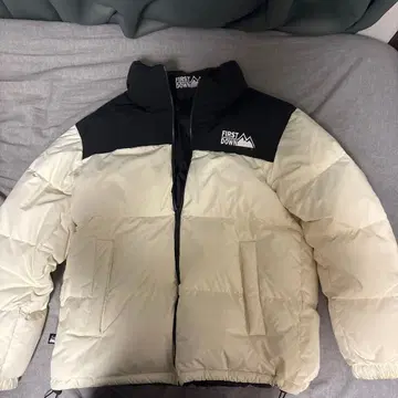 FIRST DOWN 다운 자켓 화이트/블랙