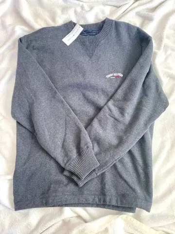 그레이 V넥 긴팔 맨투맨