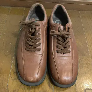 페달라 브라운 가죽 스니커즈