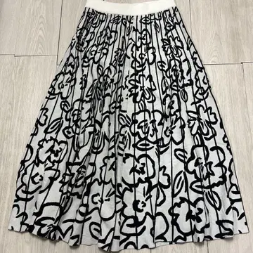 최종 가격! 새상품급 diagram 롱 플리츠 스커트