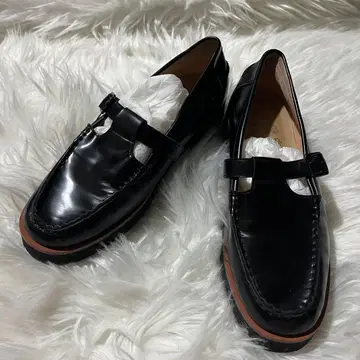 아르테사노스 T 스트랩 로퍼 블랙