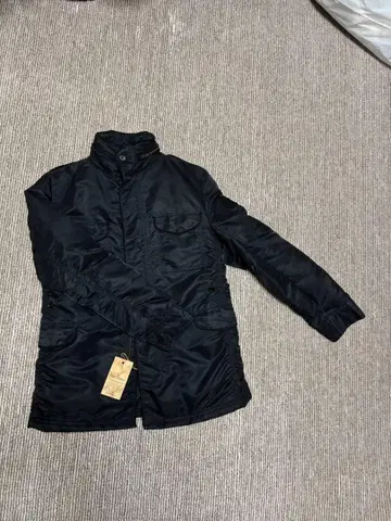 새상품 Flash Report 블랙 나일론 미디 기장 자켓