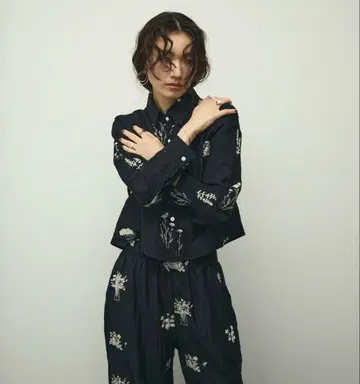 lutim by u 셋업 자수 팬츠 블라우스 블랙 꽃무늬 상하의 세트