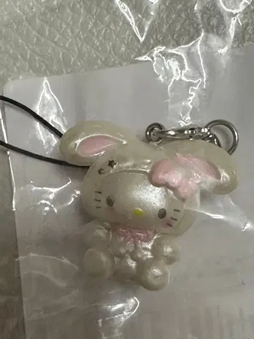 헬로키티 토끼 스트랩