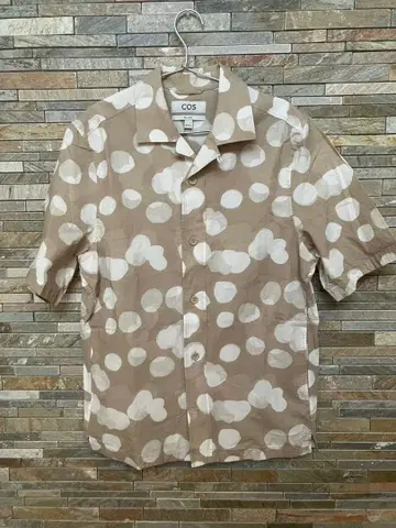 COS 릴랙스 핏 반팔 셔츠 XS