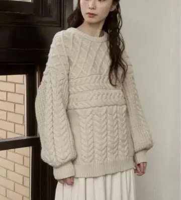 moi tytto 볼륨 짜임 절개 니트