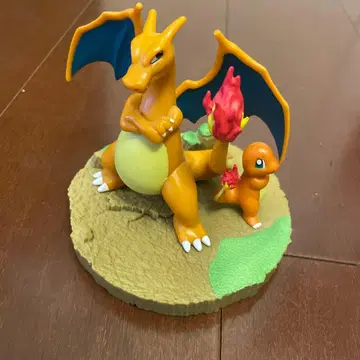 포켓몬 리자몽 피규어