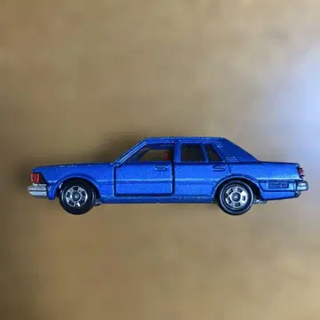 토미카 닛산 세드릭 브로엄